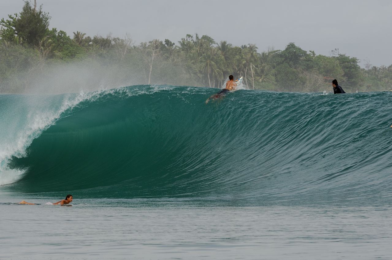 Ola en alguna parte del archipiélago de las Mentawai