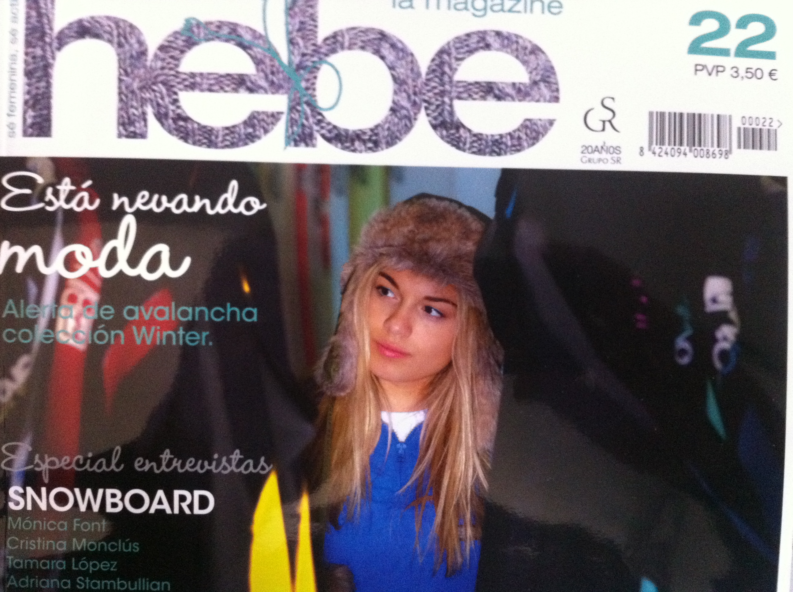 Evelina Usenco portada de Hebe Magazine