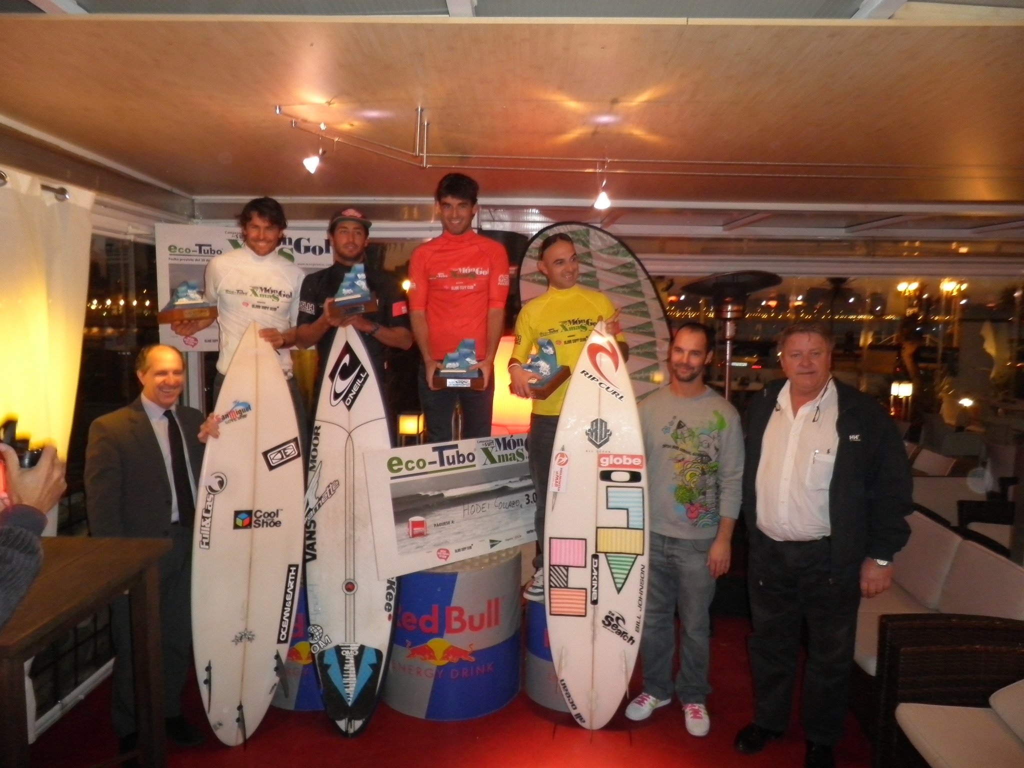 Podium final del campeonato de surf celebrado en Gijón