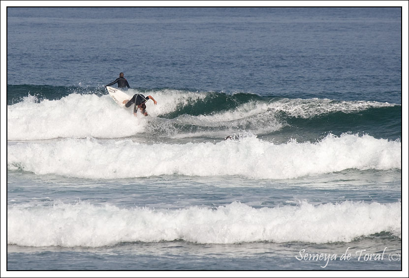 Fernando Ferrao finalizando un cutback. Foto Toral asemeyando.blogspot.com