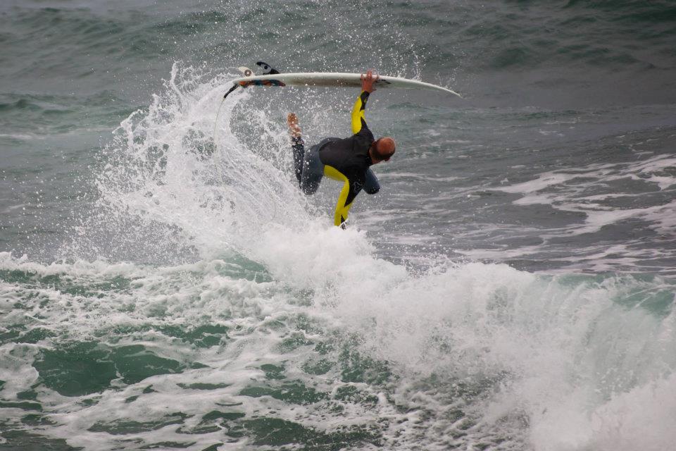 Fernando Pérez, monitor de la escuela de surf.