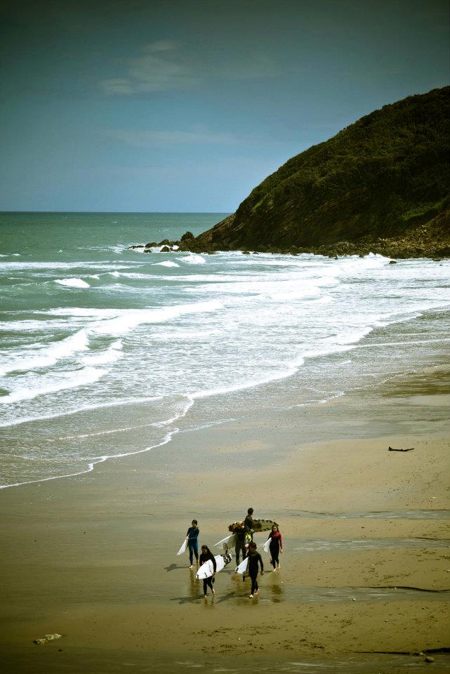 Alumnos del curso de surf de perfeccionamiento.