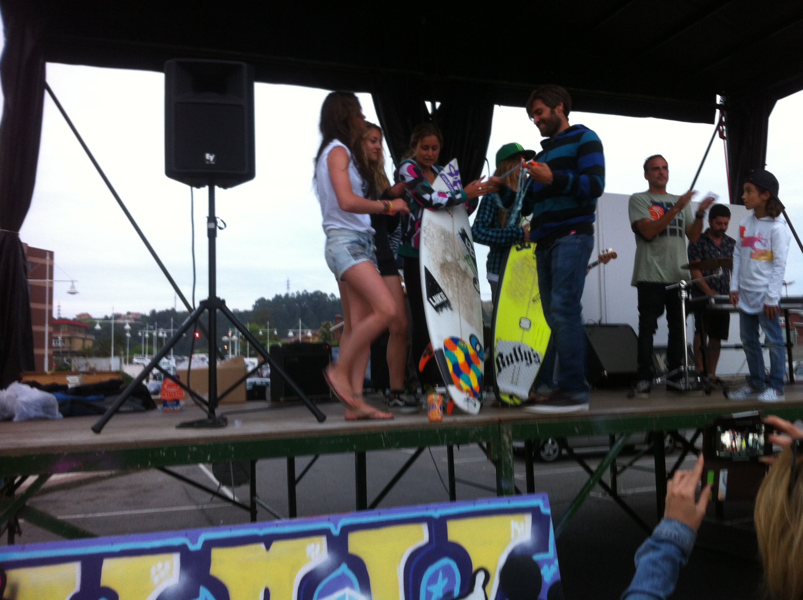 Paula cuarta clasificada en surf femenino sub-21