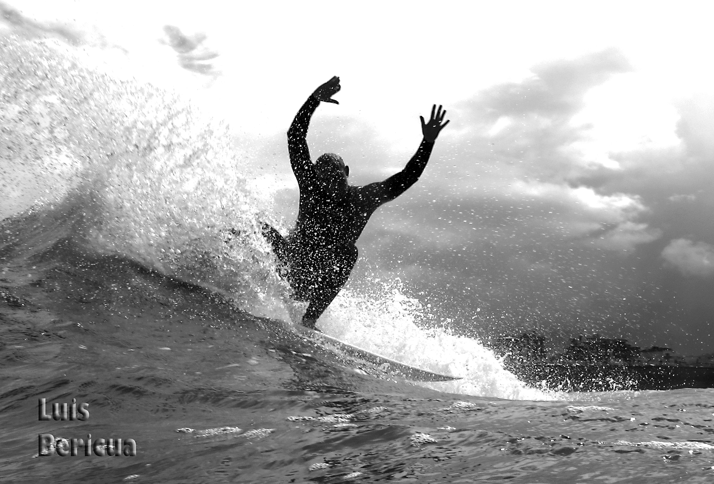 Fernando Perez monitor de surf en Slash Surf School Gijon.